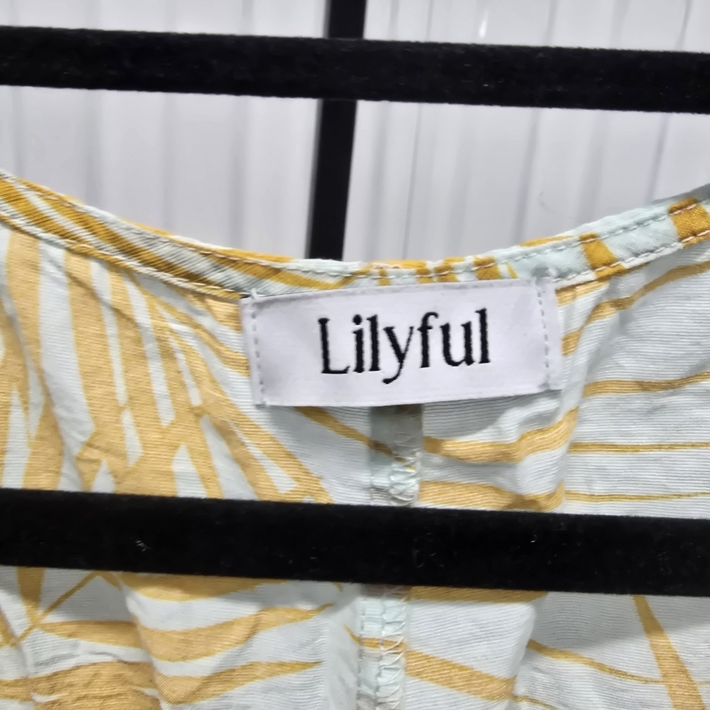 Lilyful Eleanor Wrap Dress - Picture 12 of 15